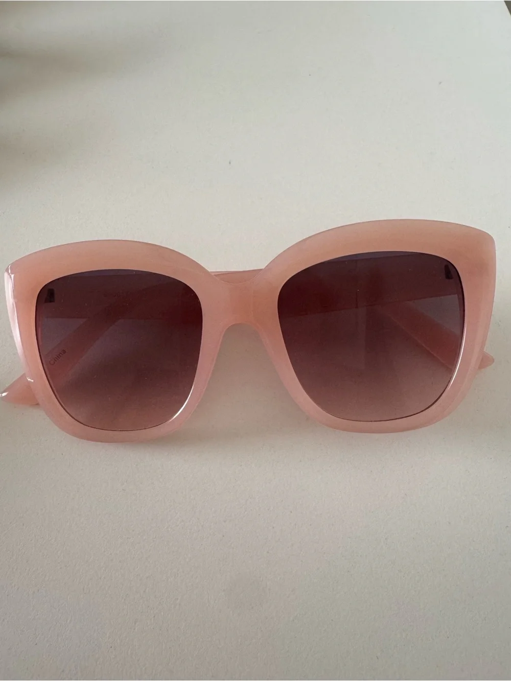 Amazon Women's Assorted Fashion Reading Glasses 2.00 5 pack and 1 sunglass